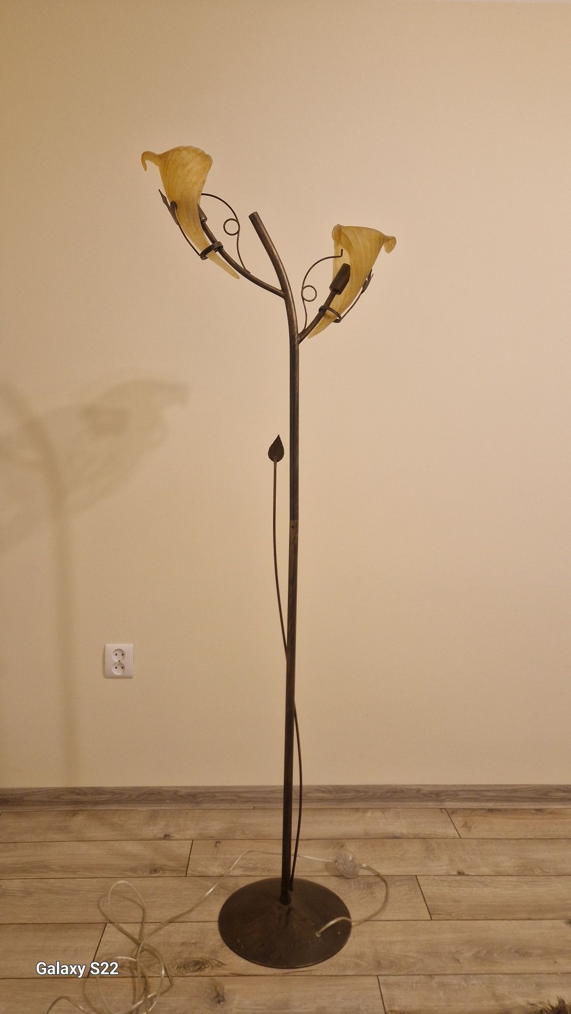 Lampa stojąca                 .