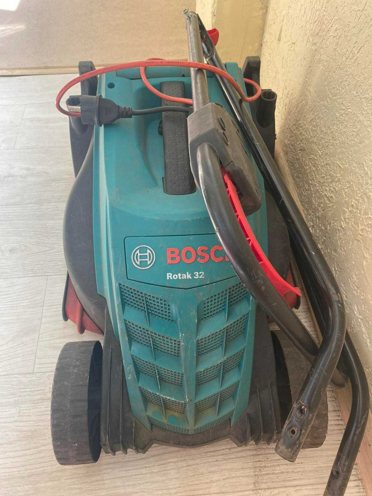 Газонокосилка Bosch Rotak 32