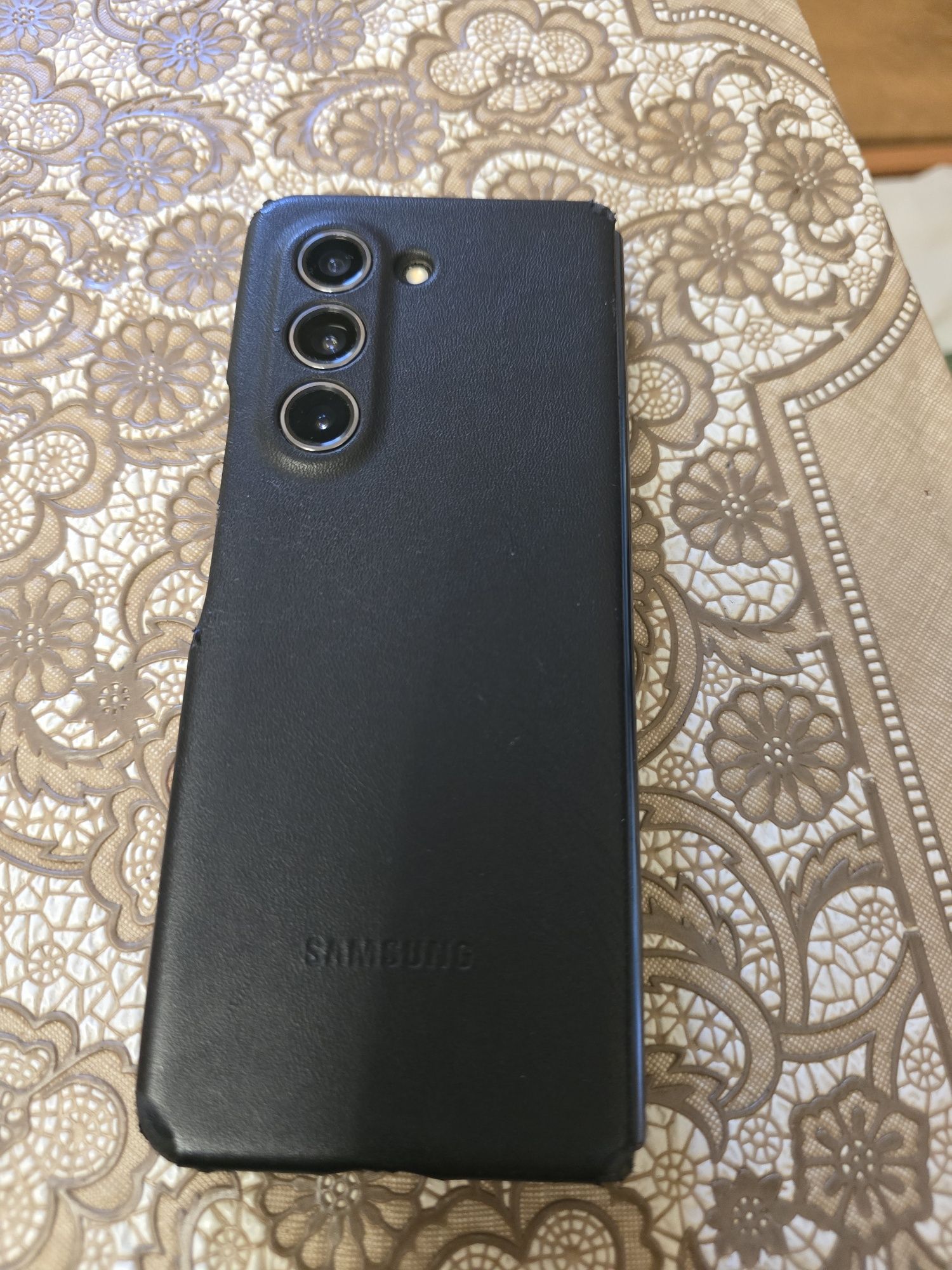 Продам Fold z 5 12/512 black