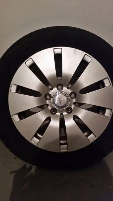 Jantes Mercedes W205 e 4 Pneus Turanza como novos