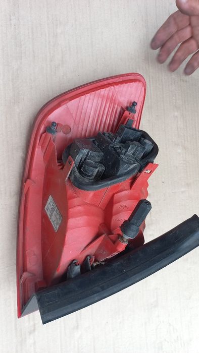 Audi a6 c6 04-08 kombi lampa tylna prawa prawy tyl  zwykle zarowki