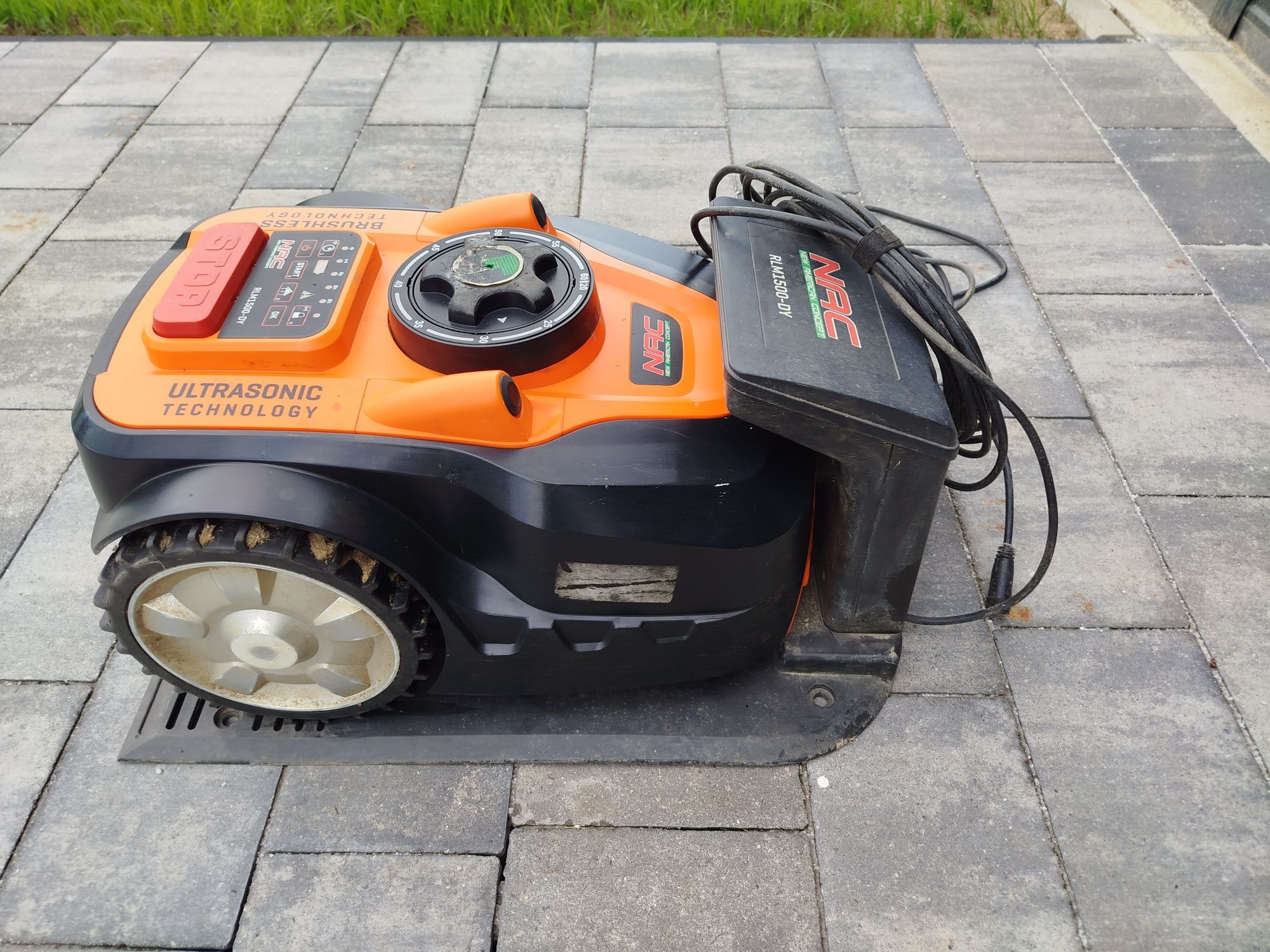Robot koszący NAC RLM 1500 DY