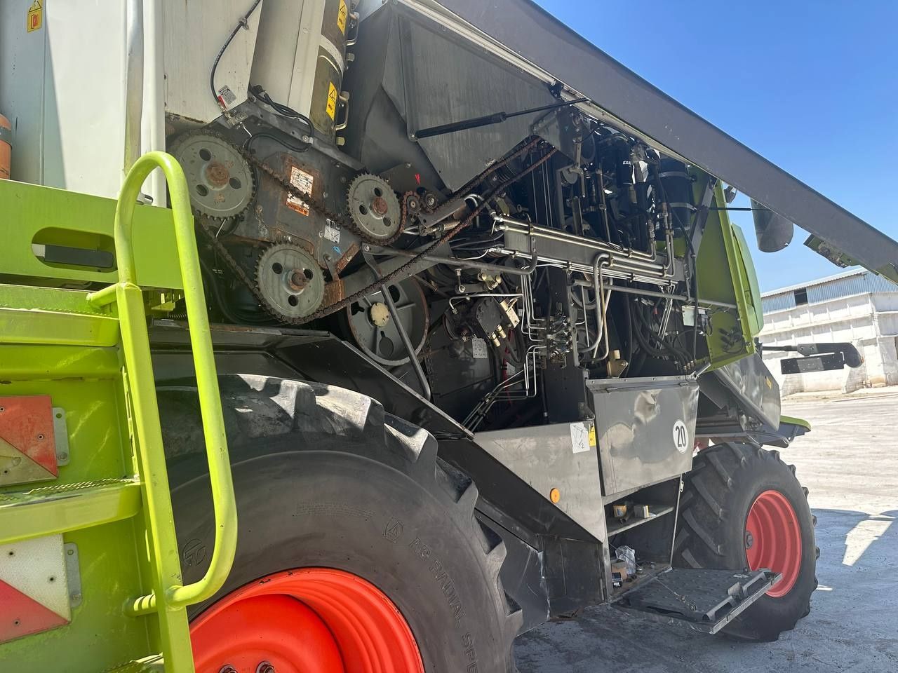 Комбайн Claas Lexion 560