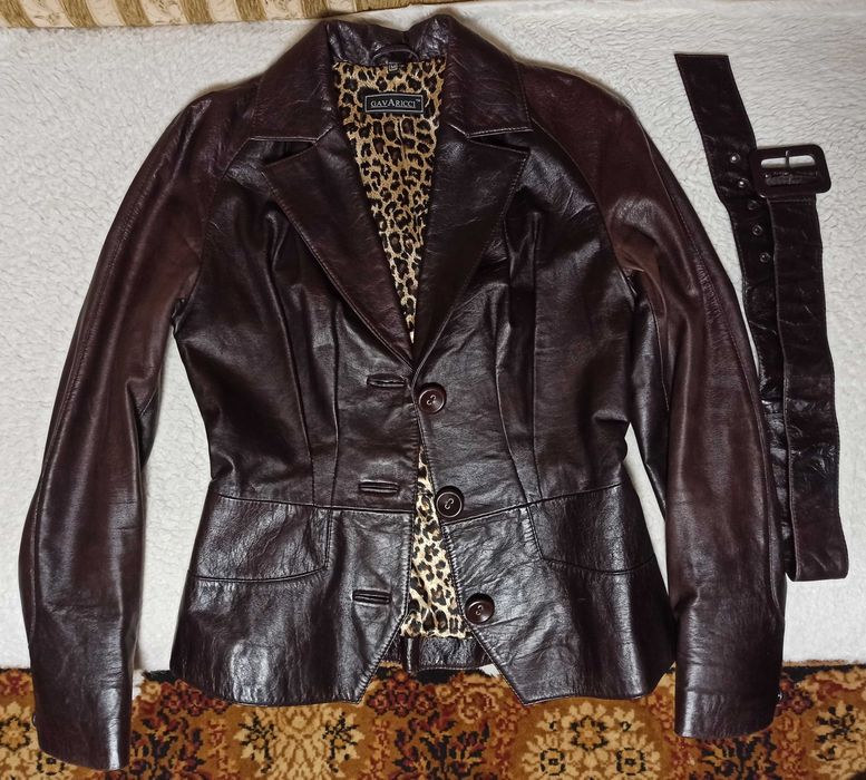 Женский кожаный пиджак - жакет с ремнем