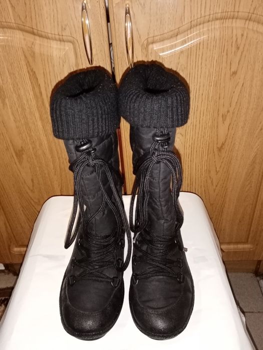Чоботи  жіночі зимові.