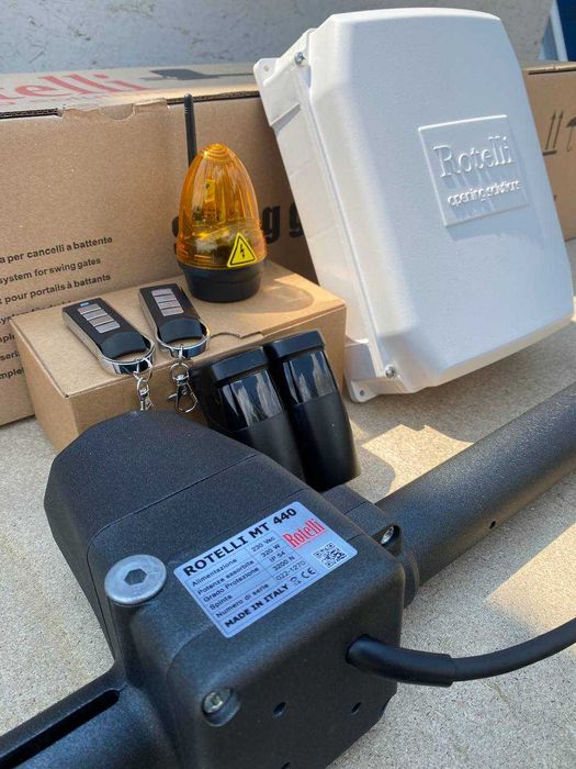 Розпашна автоматика для воріт, Розпашні ворота, Приводи для воріт