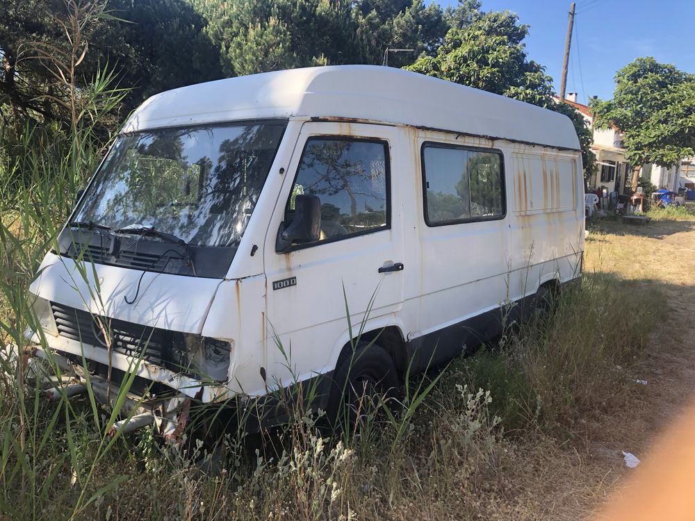 Mercedes MB100 para recuperar ou para peças.