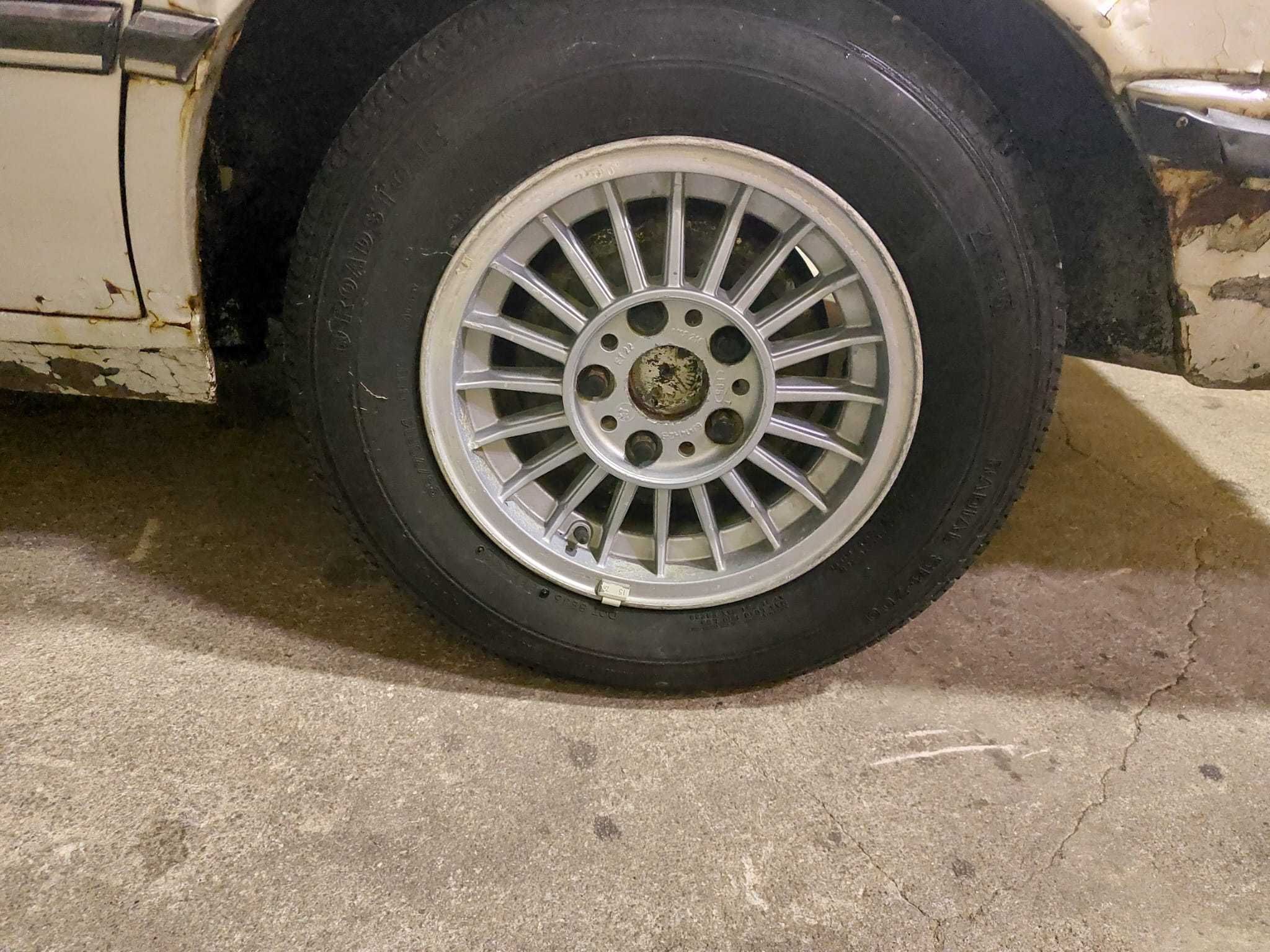BMW E12 Serie 5_ Para Peças