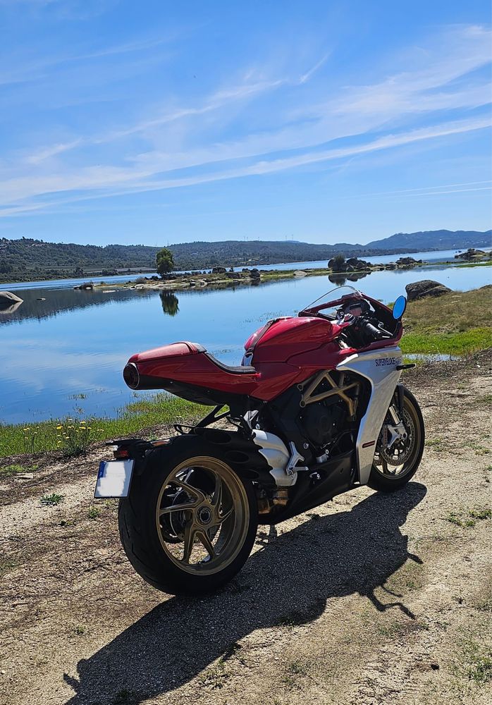 Mv Agusta Superveloce 800