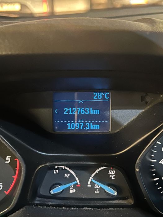 Carro em muito bom estado