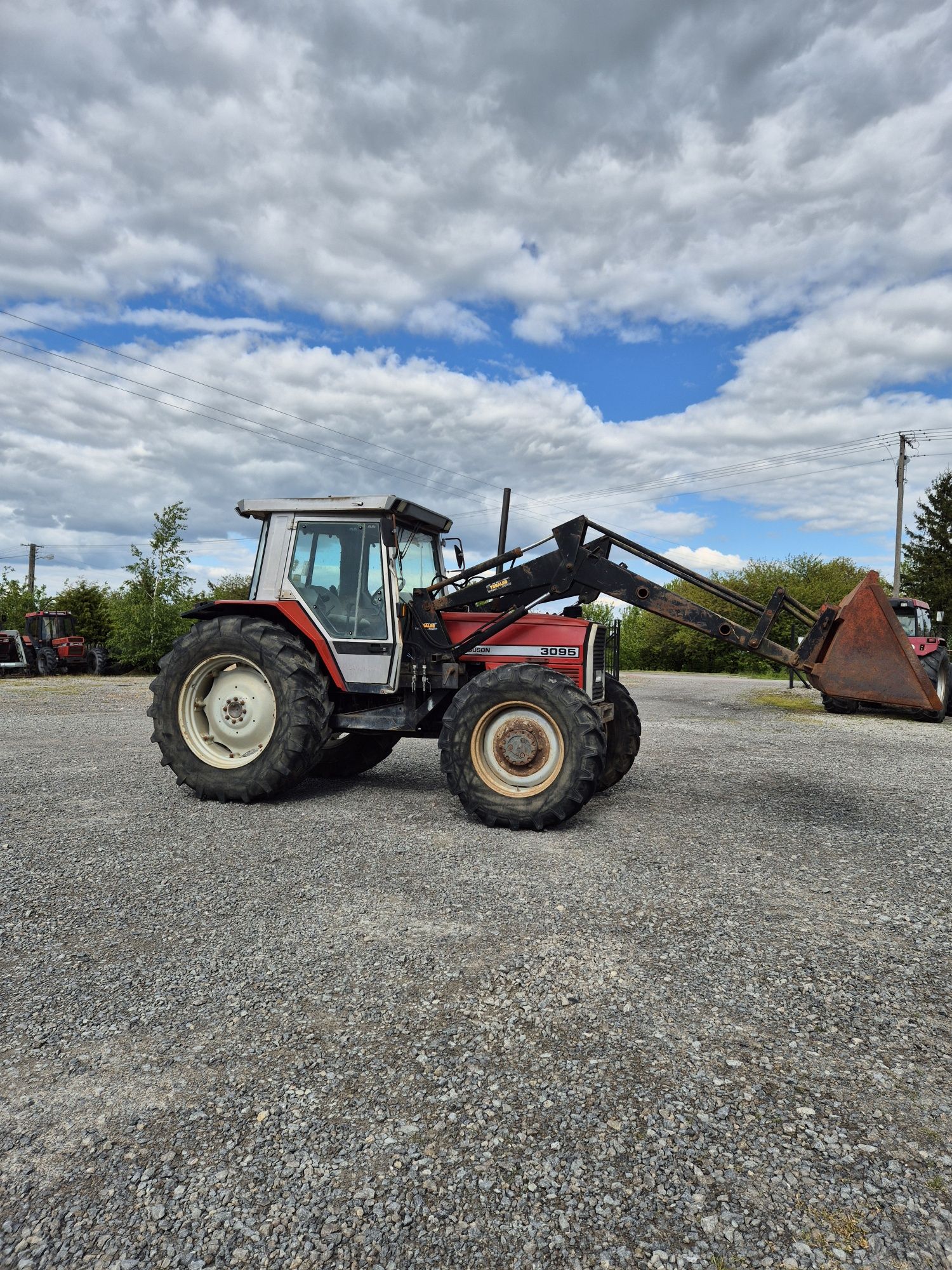 Massey  FERGUSON  3095 + Ładowacz + szufla