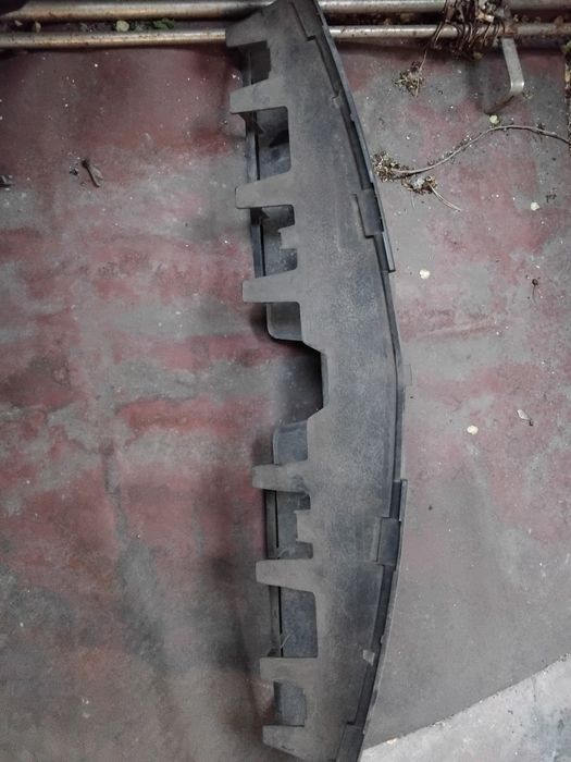 Решітка в передній бампер Мітсубіші Лансер 9