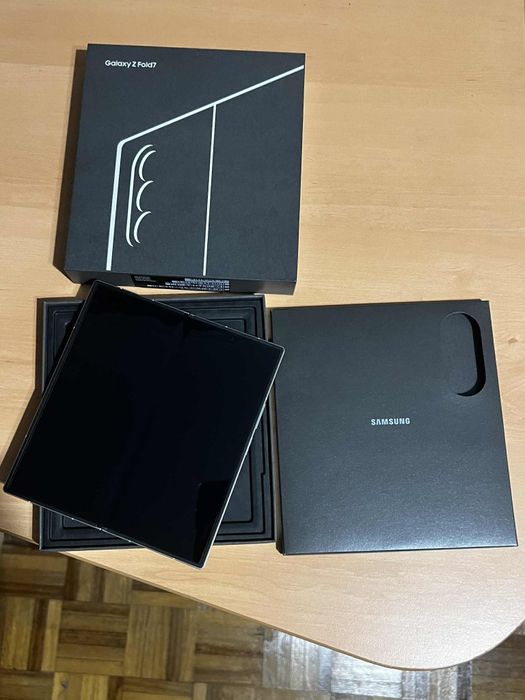 Samsung z fold 7 ( 512 gb ) 1650 euros negociável