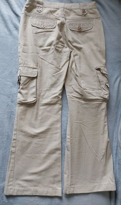 Бежевые широкие джинсы