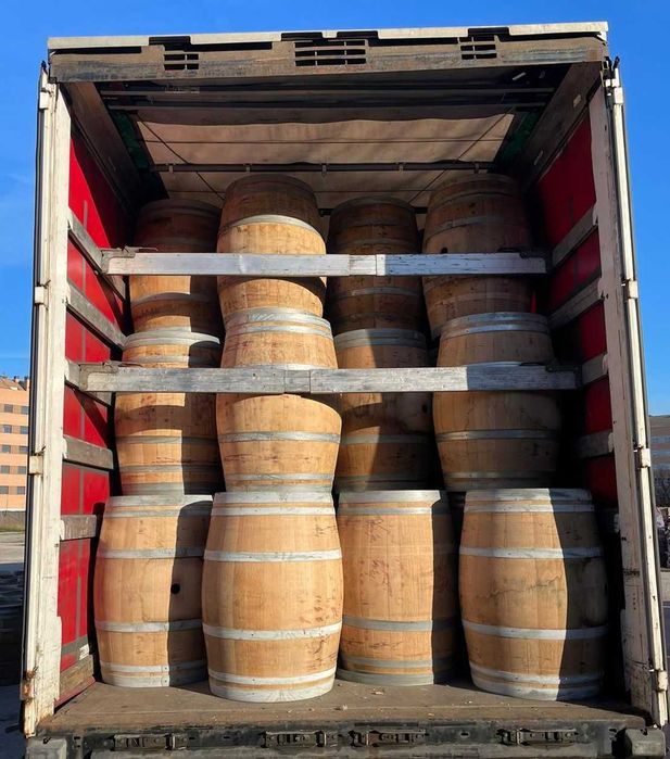 Beczka po winie drewniana DĘBOWA szczelna JASNA dekoracyjna 225 litrów