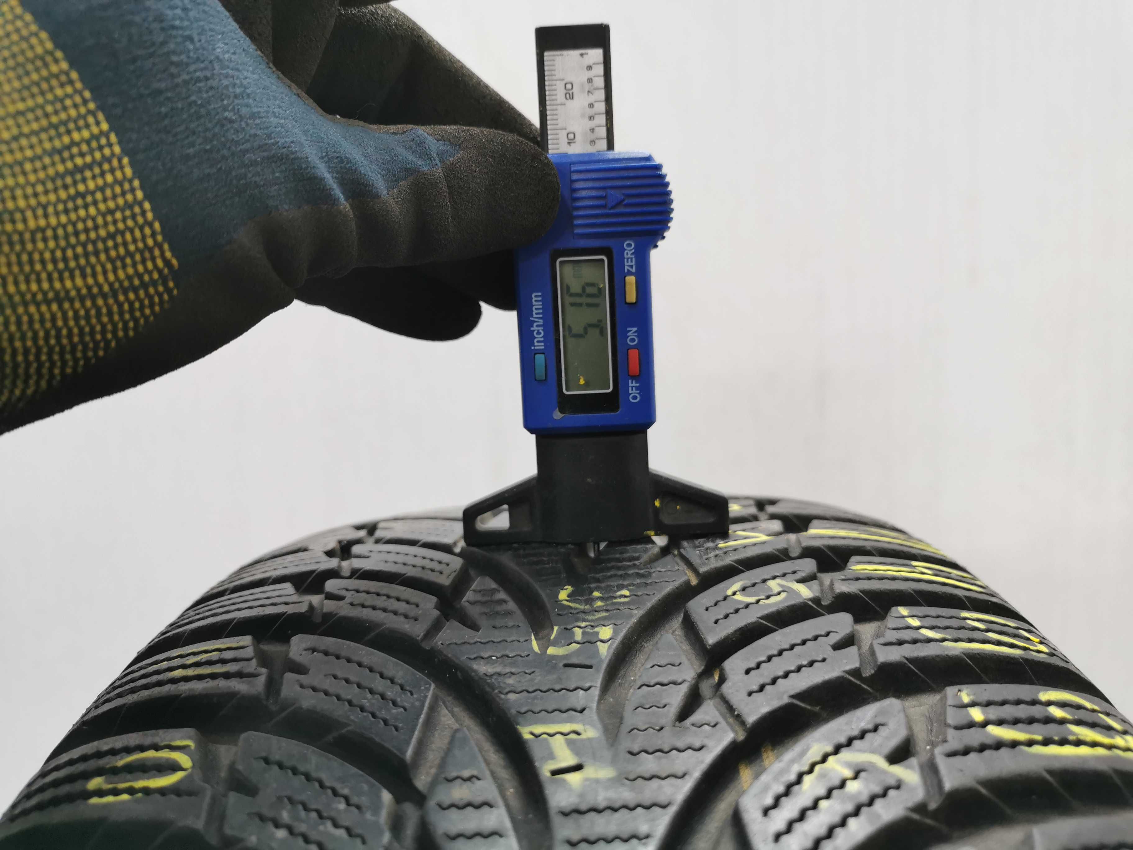 Nokian WR D3 215/60r16 95H N1499
