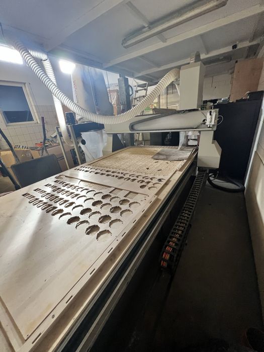 Frezarka CNC 3D do drewna CORMAK C1325BSP – 2024, tylko ~60 h