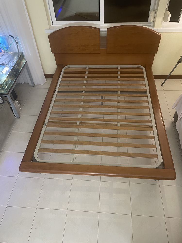 Cama de casal c/ estrado c/ colchão