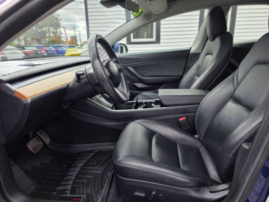 Tesla Model 3 Long Range      2019