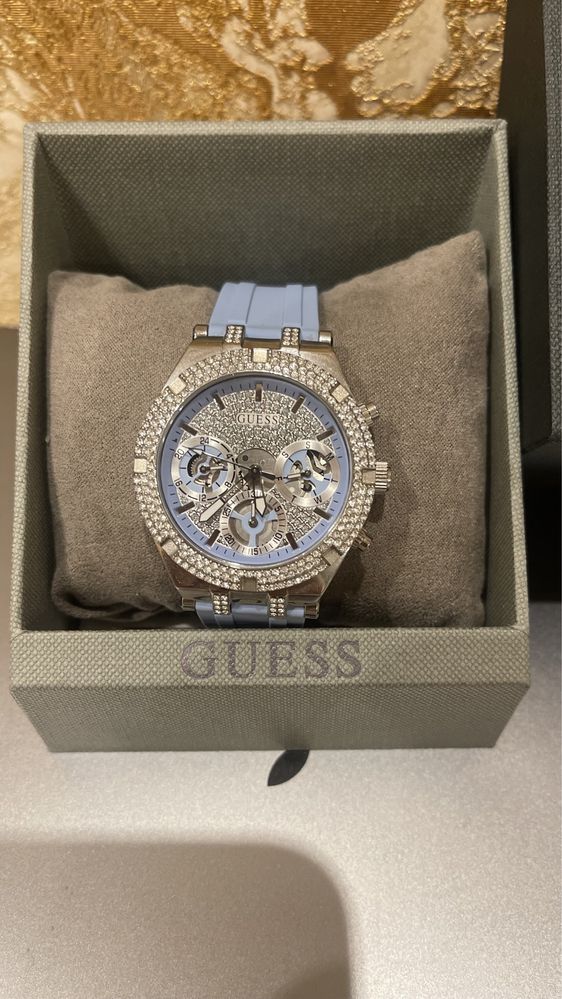 Годинник Guess