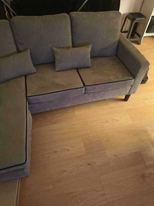 sofá novo, cor cinzenta