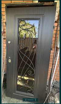 Продам якісні вхідні двері зі склом