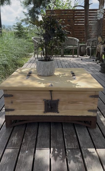 Stolik kawowy / skrzynia ,drewno sosnowe