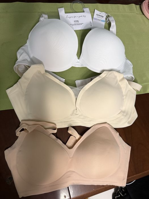 Бюстгалтер безшовний з пуш-апом розмір 85-90С тілесного кольору