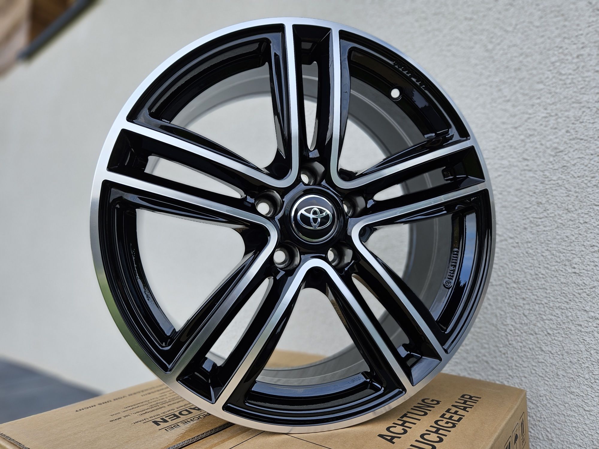 TOYOTA RAV4 18 " Nowe 5x114,3 C-HR II Corolla Cross CHR Felgi Czarne