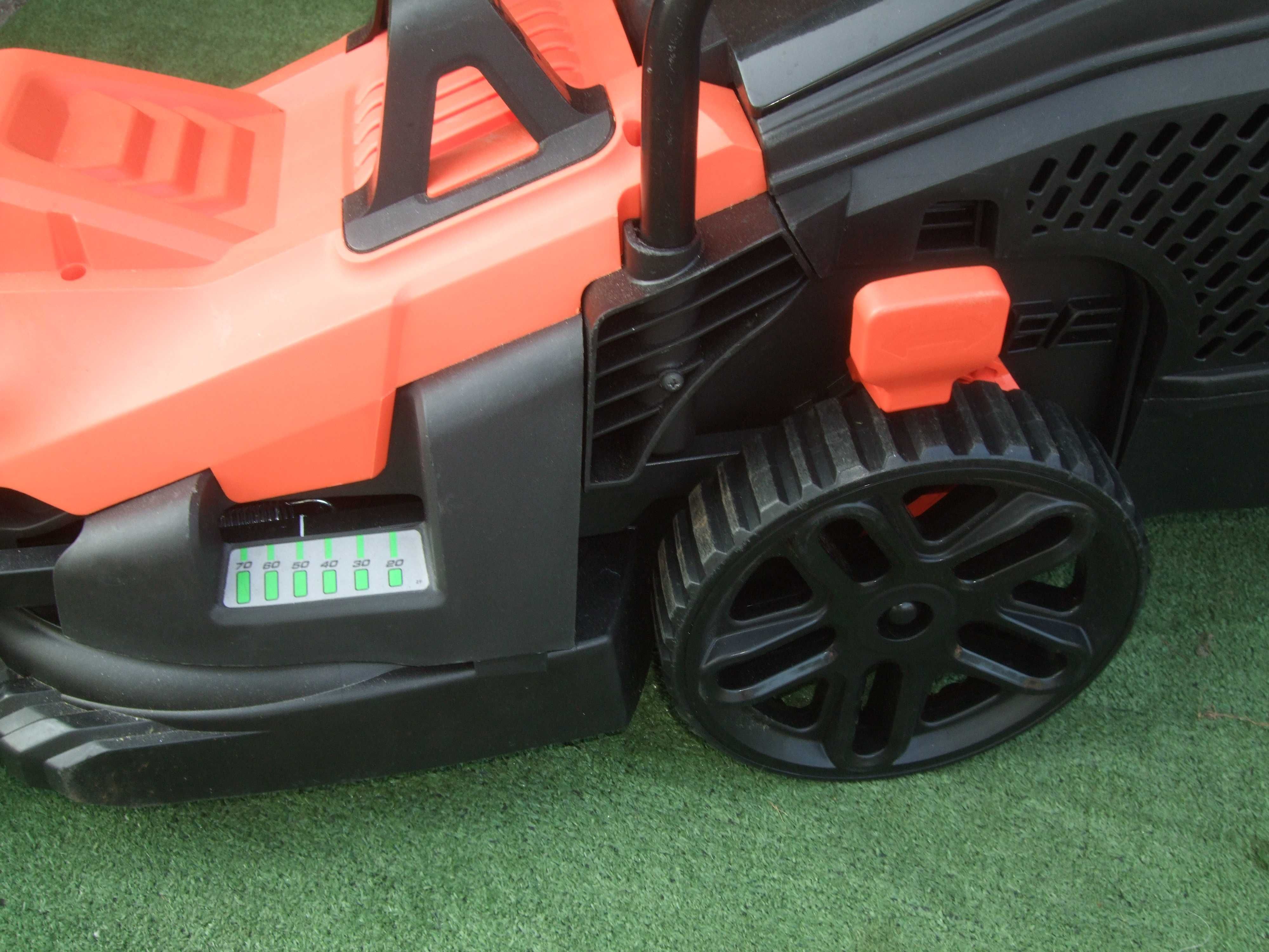 KOSIARKA Elektryczna BLACK & DECKER 1400W 34 cm Jak nowa. Super Stan.