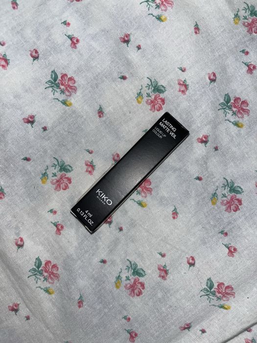 Помада матова kiko