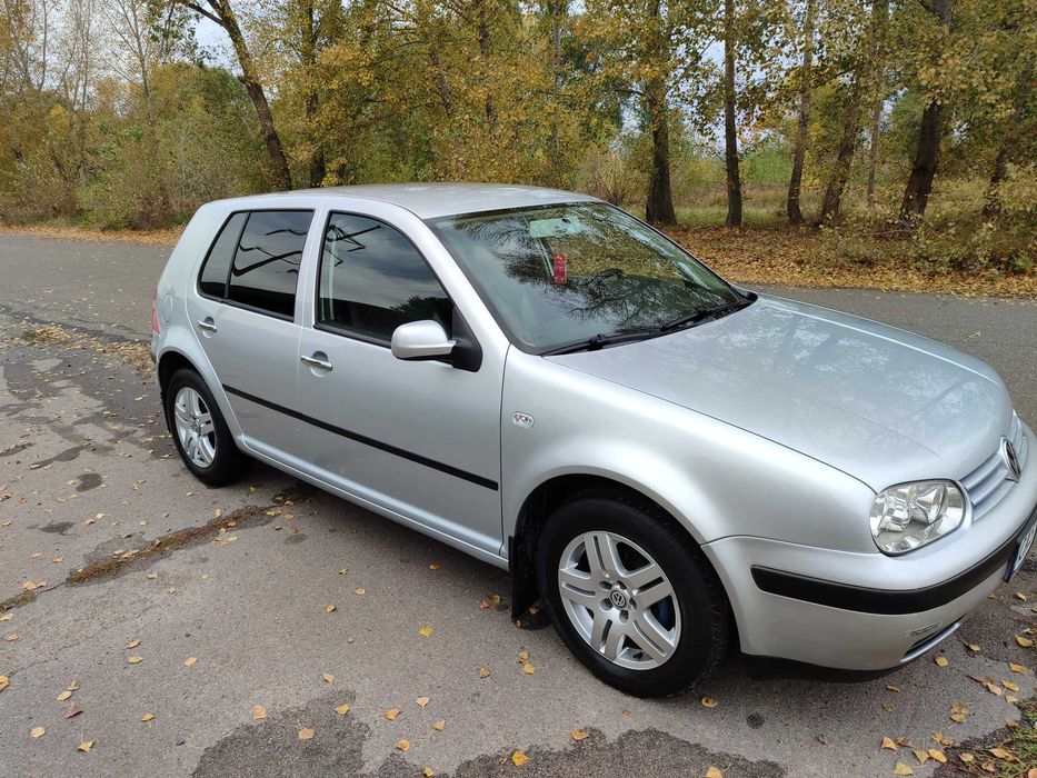 Volkswagen Golf 4 в рідній фарбі/1.6 МПІ/Супер стан