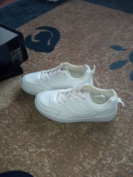 Продам взуття жіноче 37 розмір