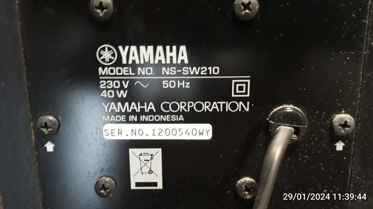 Активный домашний сабвуфер Yamaha ns-sw210