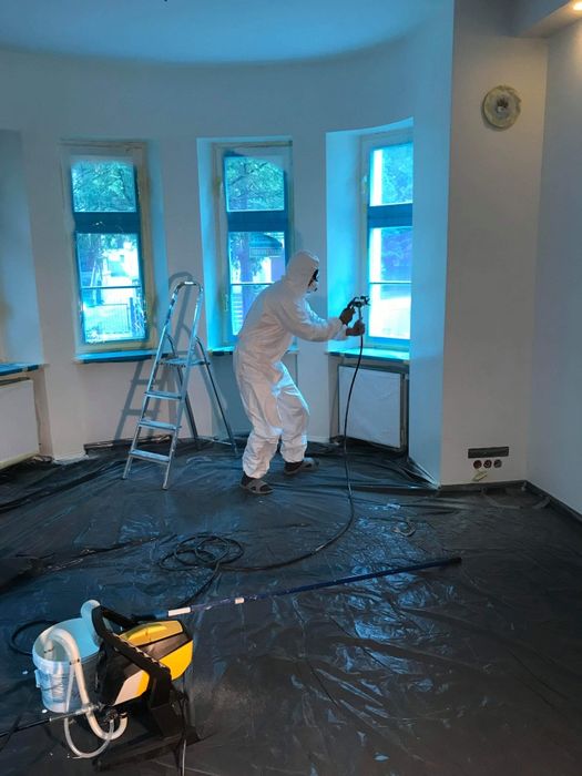 Nakładanie gładzi, szpachlowanie, malowanie, cekolowanie.