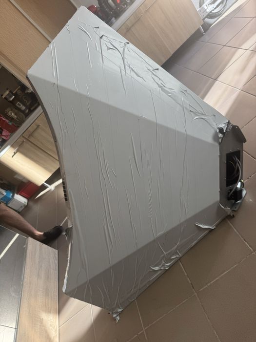 Продам витяжку кутову