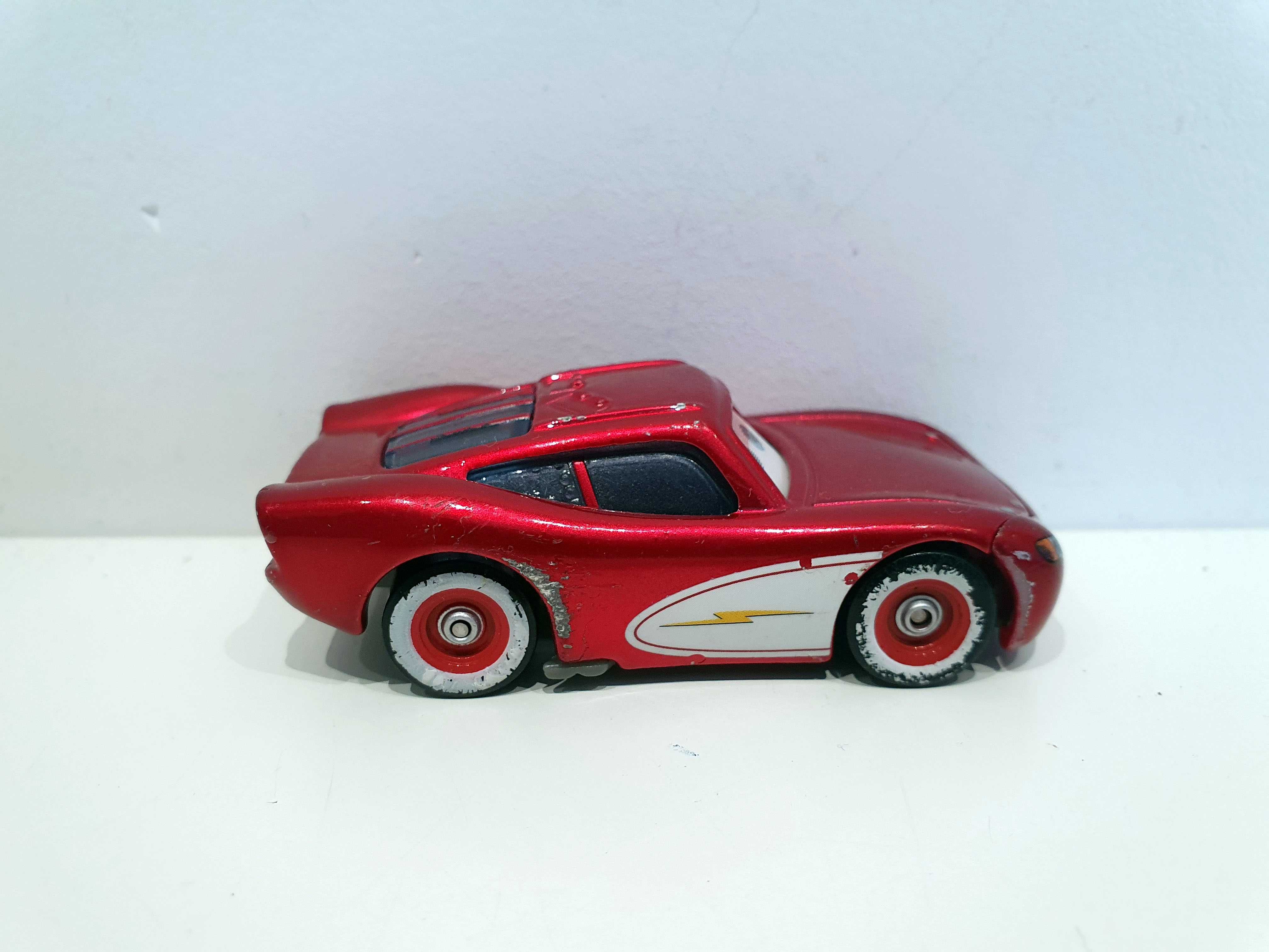 Mattel Disney Pixar Cars Atua Cruisin Zygzak Lightning Mcqueen Gkb17