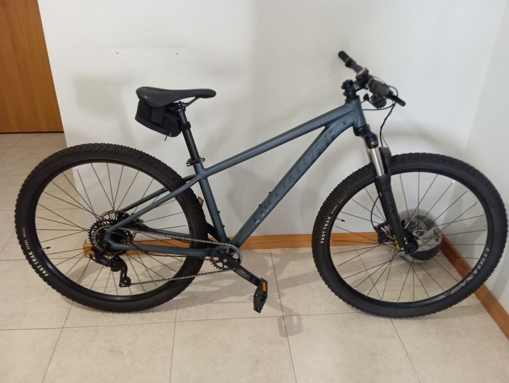 Venda de Bicicleta Specialized Aro 29 (Como Nova)

Estou colocando à v