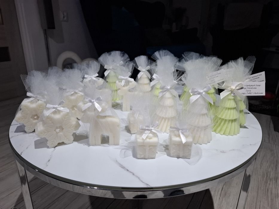 Świąteczne świeczki prezent upominek pod choinkę dekoracja Bożego Naro