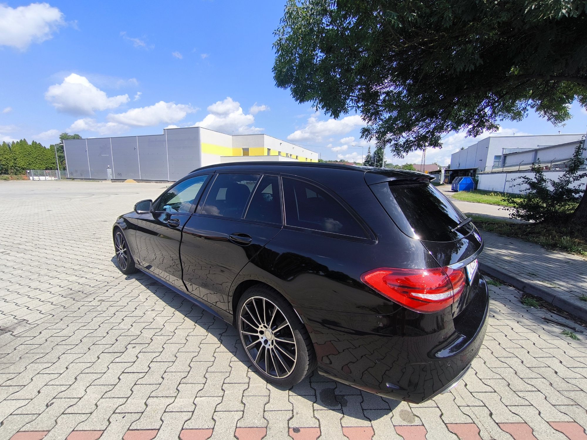 Mercedes C Klasa 180 T AMG Full LED Panorama Drewno Navi Individual