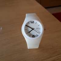 Relógio branco novo