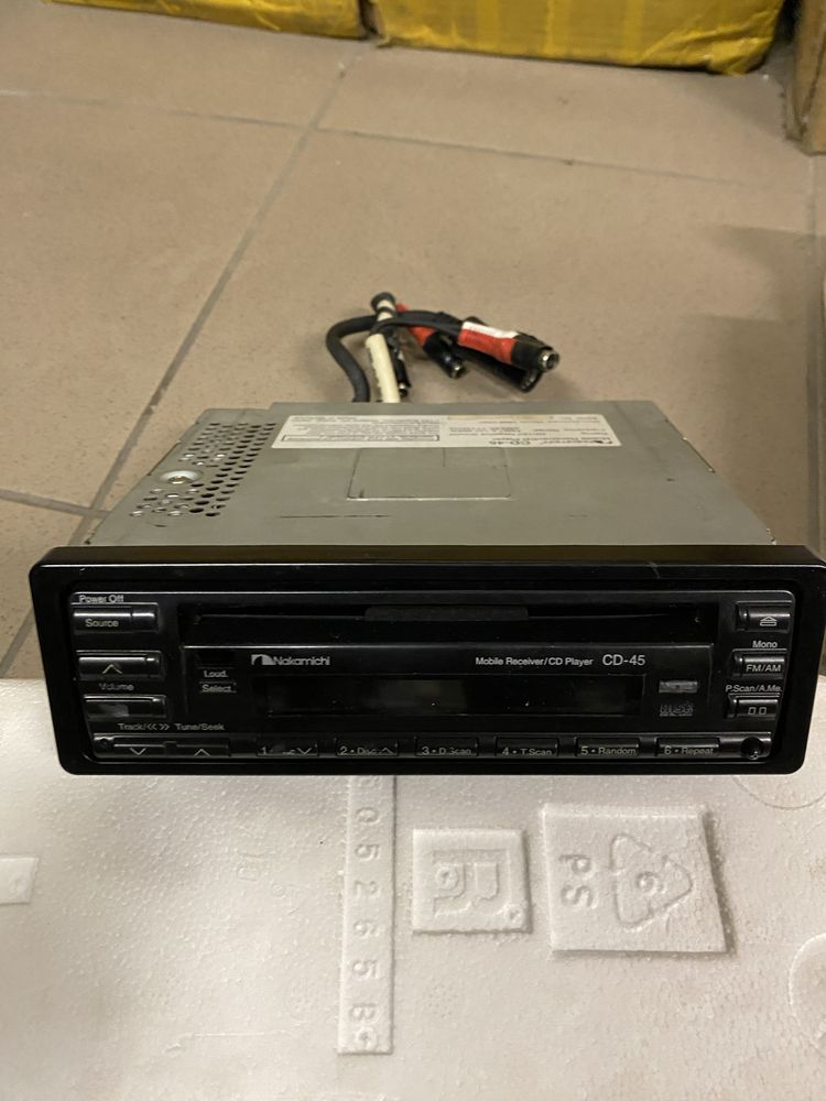 Автомагнитолу с CD-чейджером Nakamichi