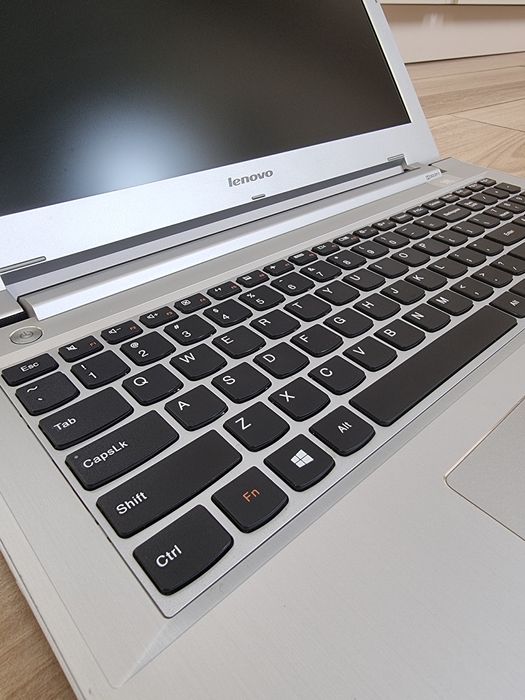 Laptop 15" Lenovo Z51-70, i3, 4GB, 240GB SSD, W10, w pełni sprawny.
