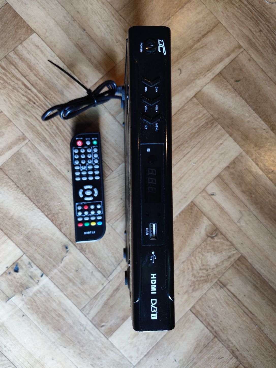 Dekoder tuner DVB-T LTC HD-303 z pilotem