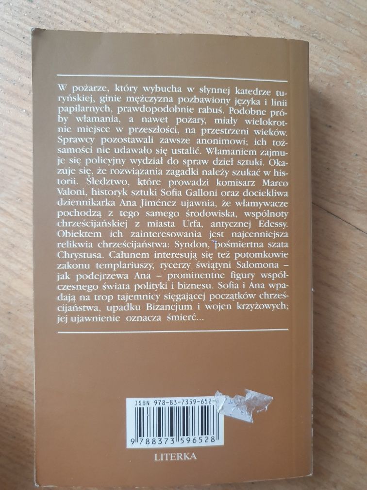 Bractwo świętego całunu, Julia Navarro