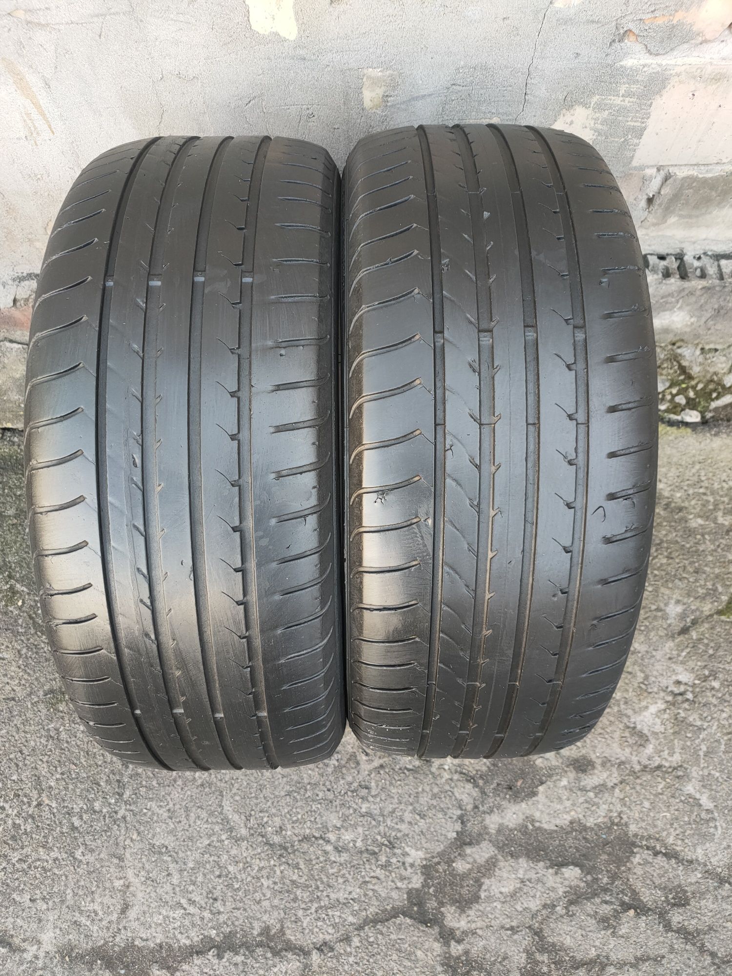 R17 215/50 Goodyear