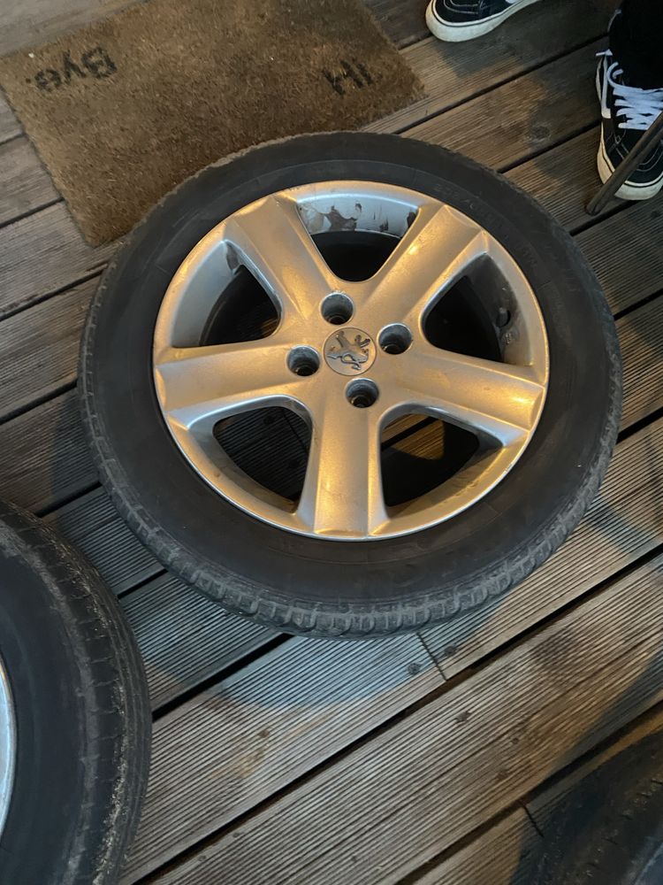 Felgi z oponami 16’