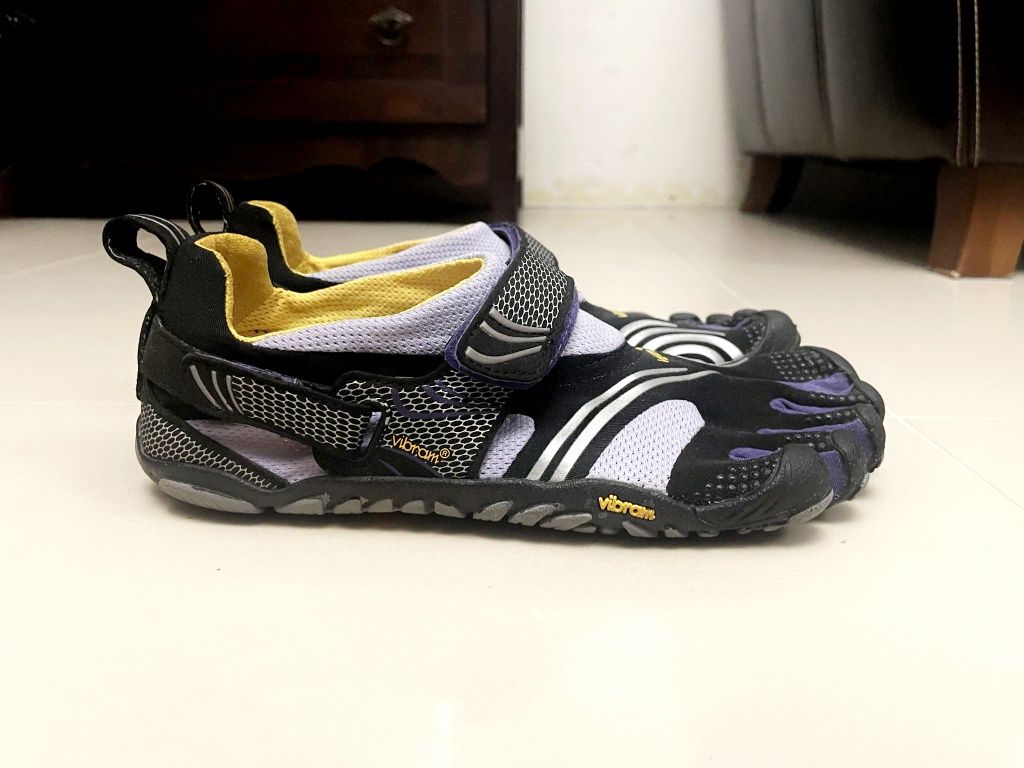 Vibram Fivefingers buty do biegania boso damskie 39
Rozmiar:39