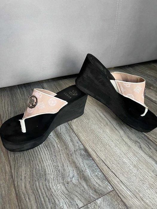 Босоніжки Guess жіночі