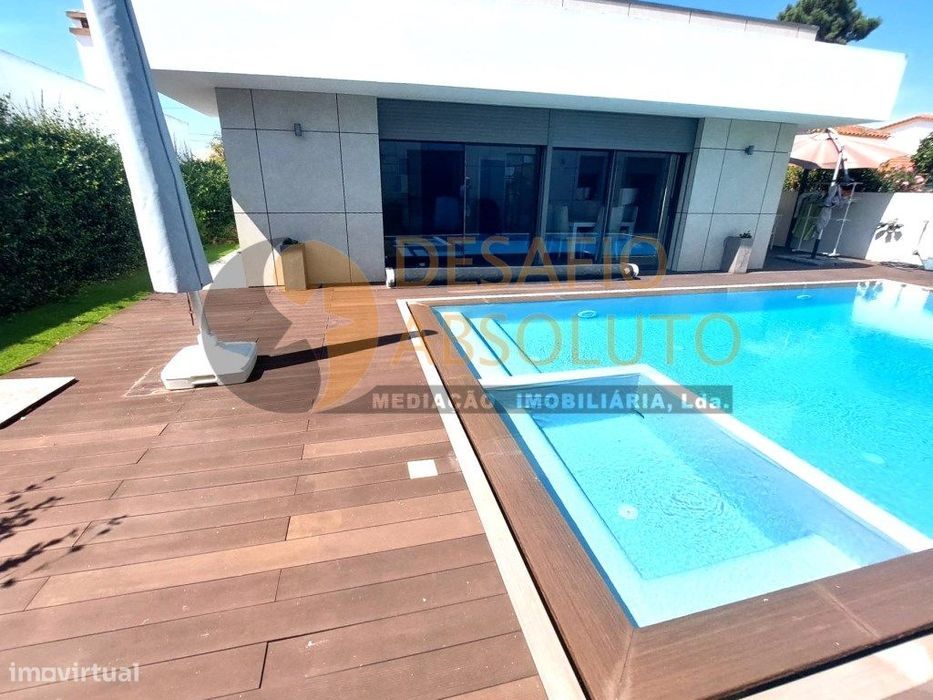 Moradia Isolada Térrea de Luxo T3 + Anexo T1 c/ Piscina - Azeitão